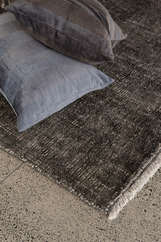 Mulberi Nolan Peat rug