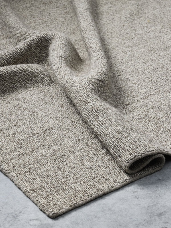 Noble dark beige rug