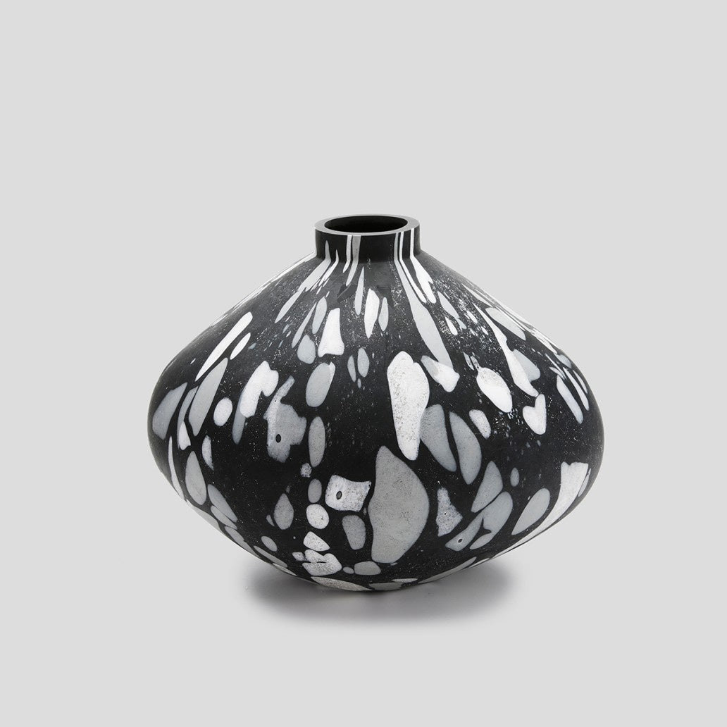 Mineral Vase Mottled black